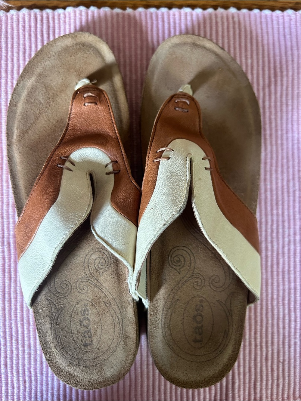 Taos Sun Queen Comfort Leather Cognac/Cream Thong Sandals - 7 - 7-1/2